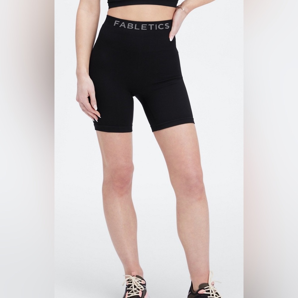 Fabletics - Sync Seamless High-Waisted 6" Short NWT Size XS